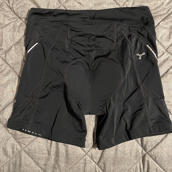 Trayl Women's Padded Cycling Ryde Shorts, size large - Picture 4 of 4